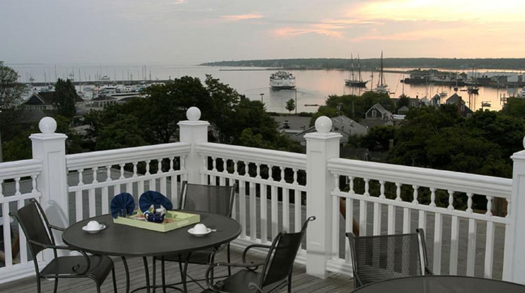 Mansion House Inn Винярд Хейвън Екстериор снимка